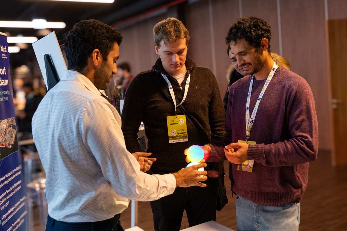 Sohum Thakkar teaching quantum computing