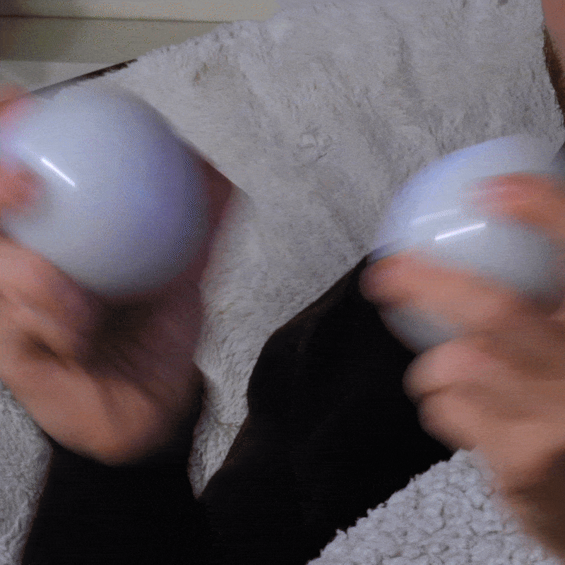 A bump creates entangled dot directions